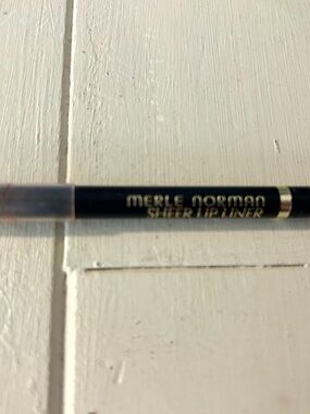 Merle Norman Sheer Lip Liner in Sweet Tea